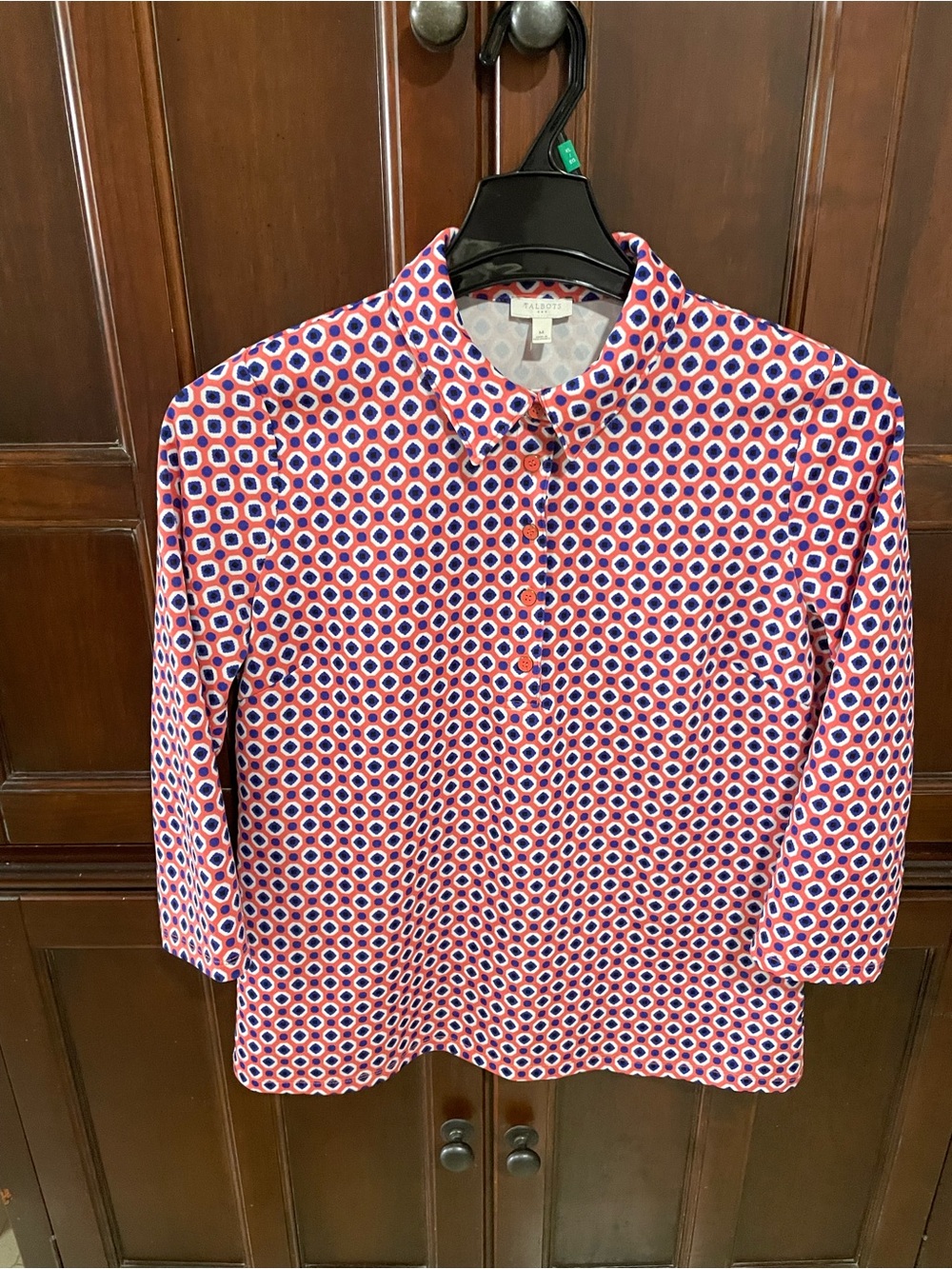 Women’s like new shirt